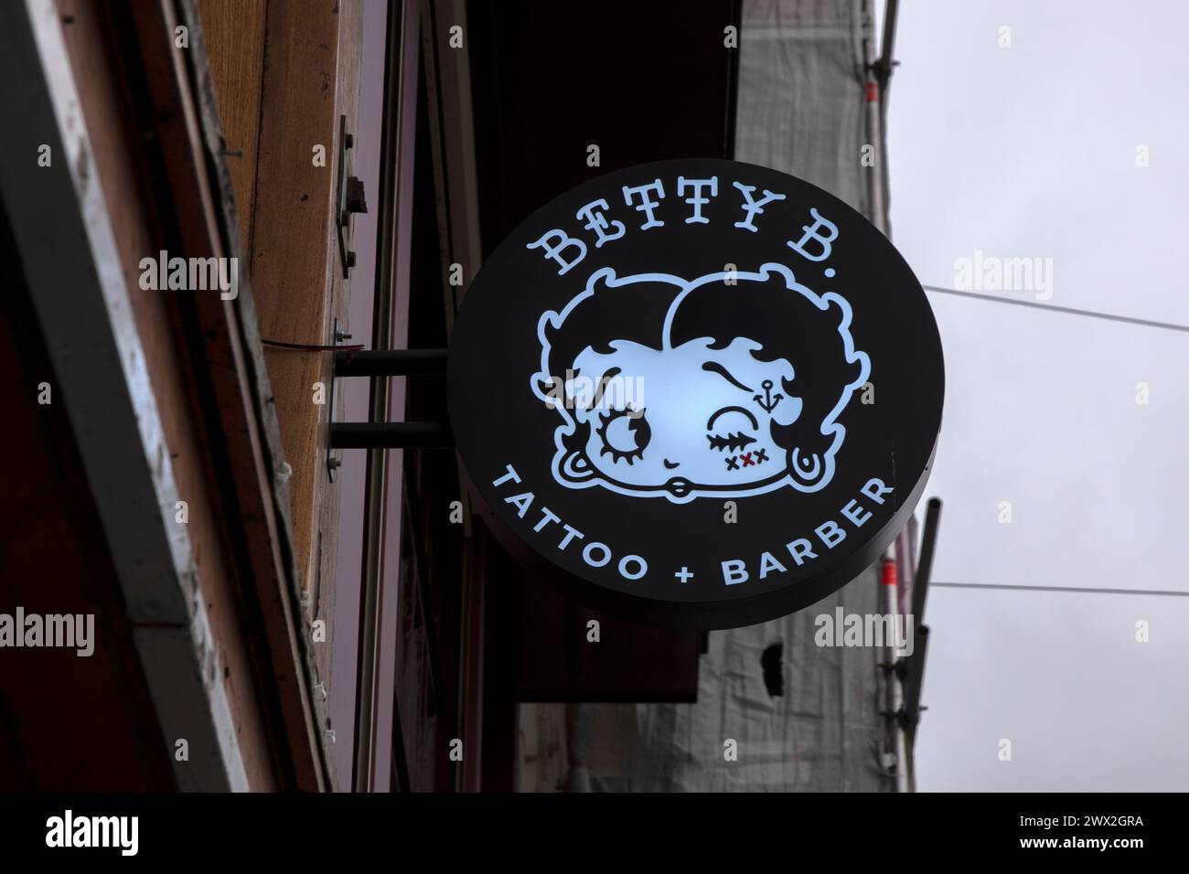 Betty B Tattoo and Barber Store Sign in Amsterdam, Niederlande 21-3-2024 Stockfoto