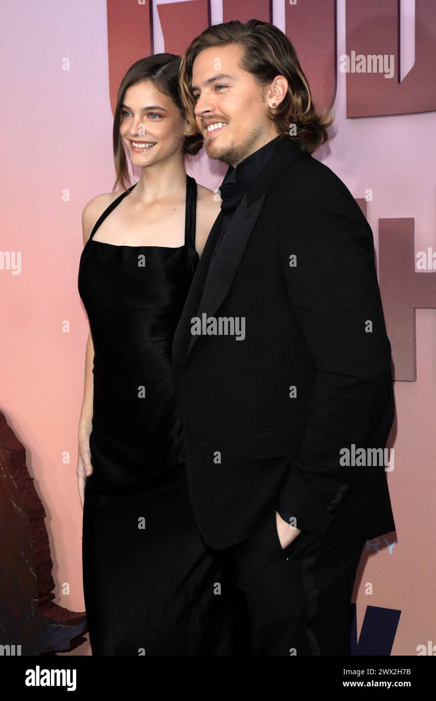 Barbara Palvin mit Ehemann Dylan Sprouse bei der Weltpremiere des