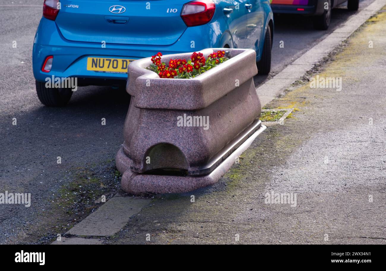Ein viktorianischer Granittrog in Scarborough South Cliff Area Stockfoto