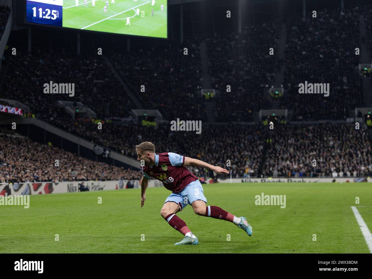 Charlie Taylor war während des Tottenham Hotspur V Burnley im FA Cup Spiel am 5. Januar 2024 aktiv Stockfoto