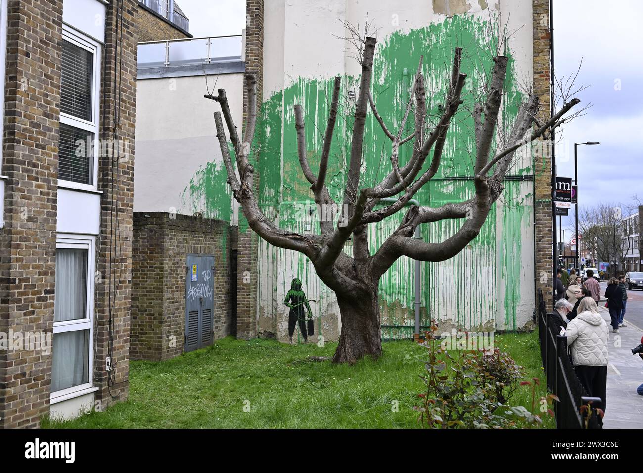 Banksy Art Christie Court Finsbury Park Islington London N19 Stockfoto