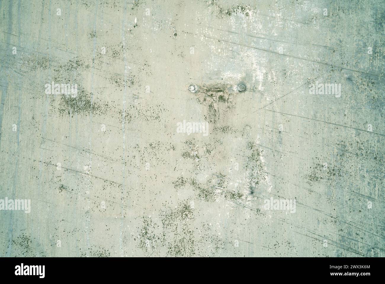 Zementwand mit zwei Farben weiß und hellgrün für Hintergrund und Kopierraum Stockfoto