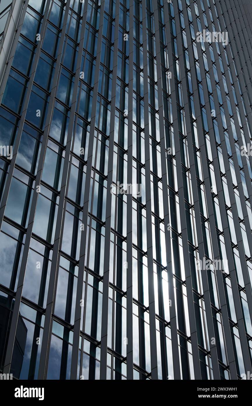 Glas- und Stahlfront des Walkie Talkie Office Skyscraper Building, 20 Fenchurch Street, London, Großbritannien Stockfoto