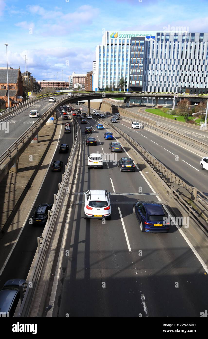 Autobahn M8 durch das Zentrum von Glasgow in Richtung Norden in Richtung Charing Cross Stockfoto