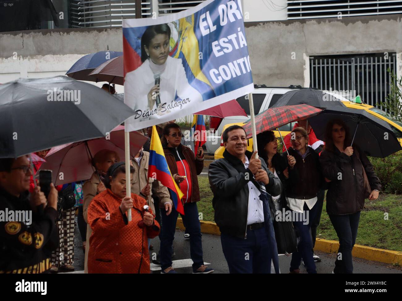 RESPALDO-FISCAL-DIANA-SALAZAR Quito, miÃ rcoles 27 de marzo del 2024 Respaldo a la gestion de la Fiscal General Diana Salazar, por parte activstas sociales, en el Parque el Ãrbolito. Fotos:Rolando Enriquez /API Quito Pichincha Ecuador POL-RESPALDO-FISCAL-DIANA-SALAZAR-f172f64f70187d41f56b45abb0f377be *** Ãrbolito UNTERSTÜTZUNG DER GENERALSTAATSANWALTSCHAFT DIANA SALAZAR Quito, Mittwoch, 27. März 2024 Stockfoto