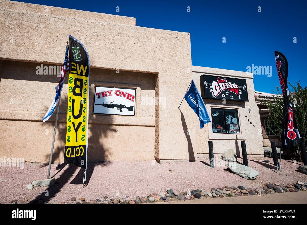 Ein Waffenladen in Lake Havasu City, Arizona, USA. Stockfoto