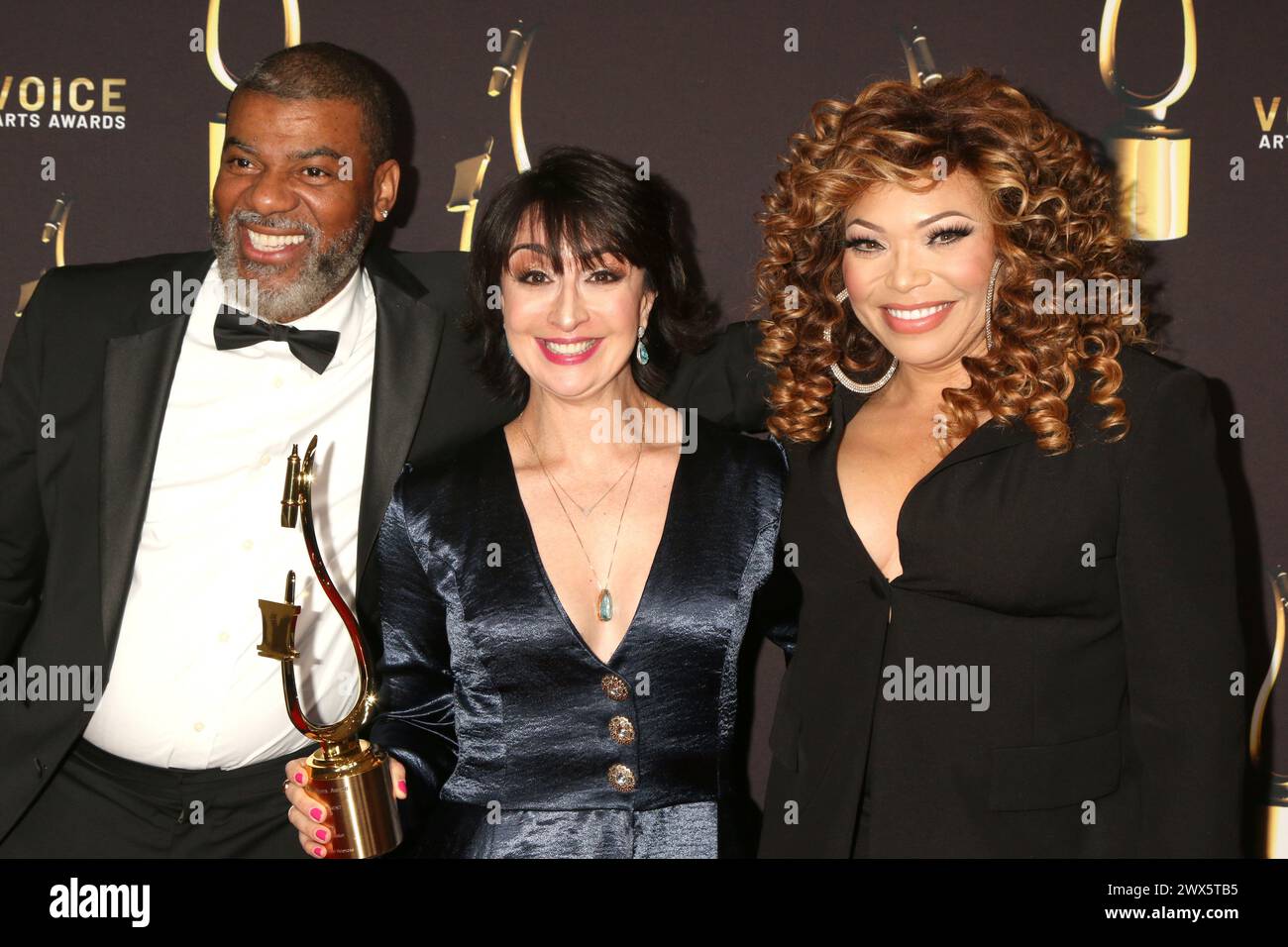 Dezember 2023, Beverly Hills, CA, USA: LOS ANGELES - 9. Dezember: IMG bei der 10. Jährlichen Society of Voice Arts and Sciences Voice Awards Gala Winners Circle im Beverly Hilton Hotel am 9. Dezember 2023 in Beverly Hills, CA. (Kreditbild: © Kay Blake/ZUMA Press Wire) NUR REDAKTIONELLE VERWENDUNG! Nicht für kommerzielle ZWECKE! Stockfoto