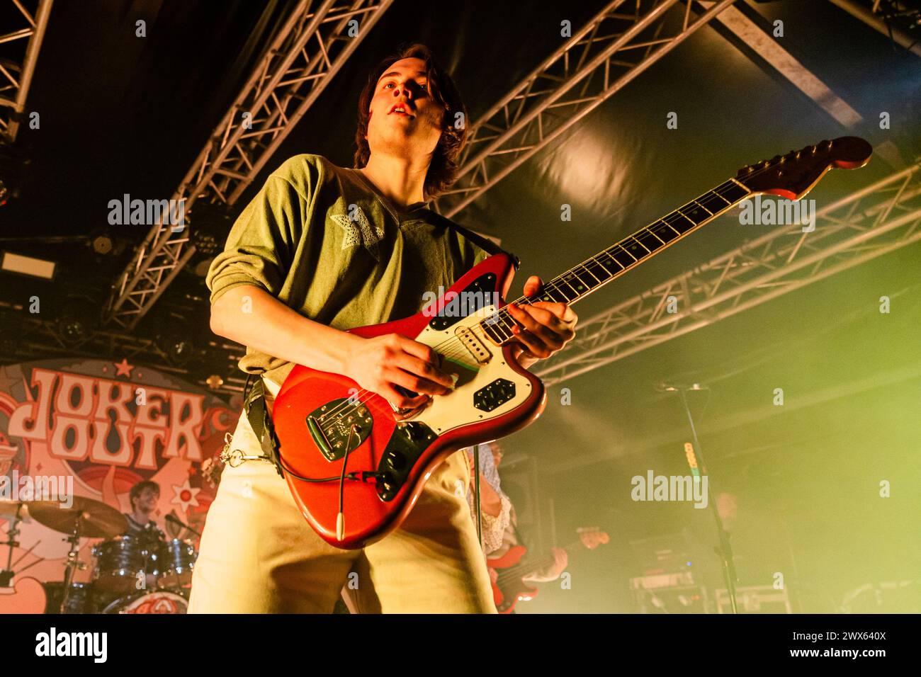 Kris Guštin von der slowenischen Indie-Rock-Band Joker Out tritt am 27. März 2024 live im Circolo Magnolia in Mailand auf Stockfoto