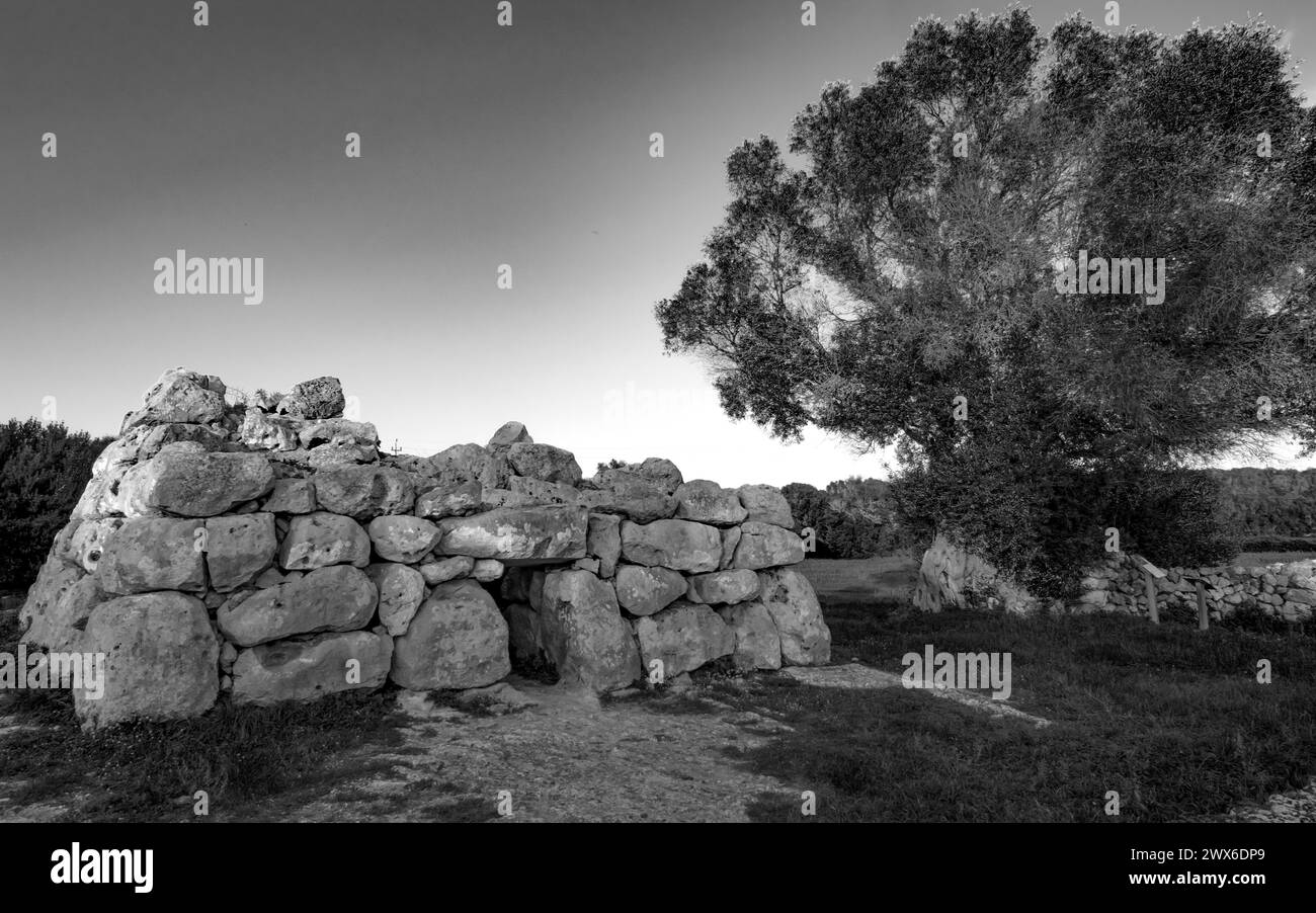 Menorca, Navetas de Rafal Rubi Stockfoto