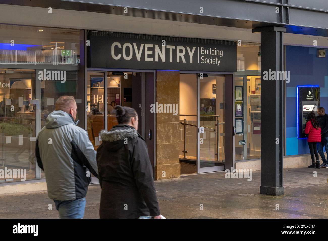 Niederlassung der Coventry Building Society in Upper Precinct, Coventry, West Midlands, Großbritannien. Stockfoto