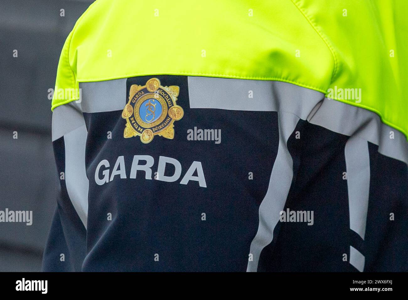 Garda-Logo auf Uniform. Stockfoto