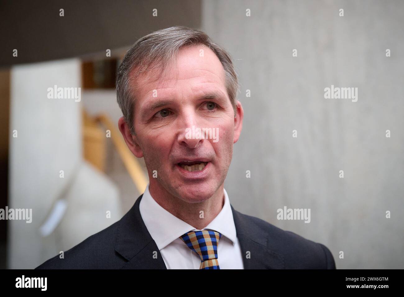 Edinburgh Schottland, Vereinigtes Königreich 28. März 2024. Der schottische Liberaldemokrat Liam McArthur im schottischen Parlament enthüllt Assisted Dying Bill. Credit sst/alamy Live News Stockfoto