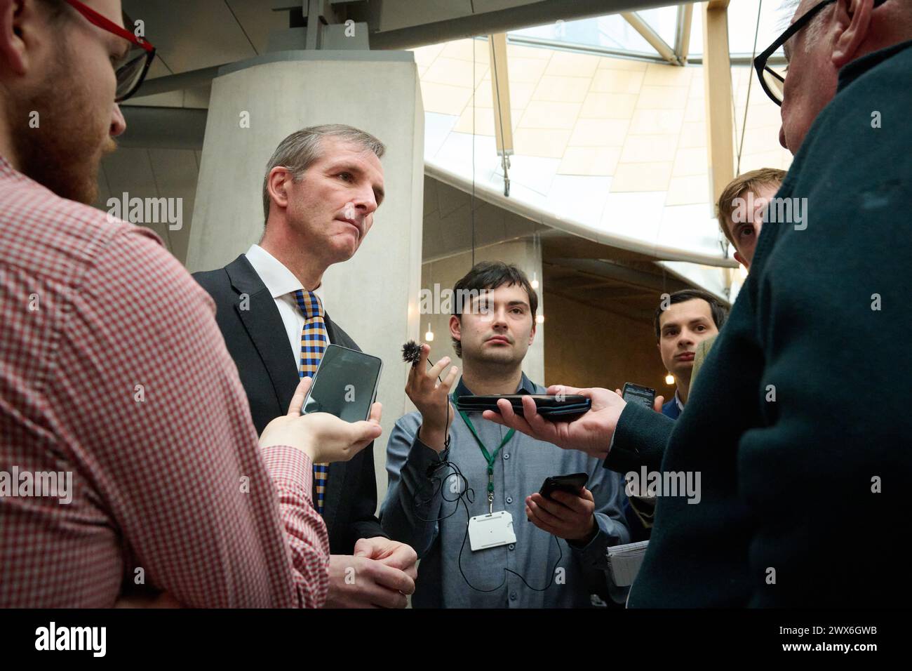 Edinburgh Schottland, Vereinigtes Königreich 28. März 2024. Der schottische Liberaldemokrat Liam McArthur im schottischen Parlament enthüllt Assisted Dying Bill. Credit sst/alamy Live News Stockfoto
