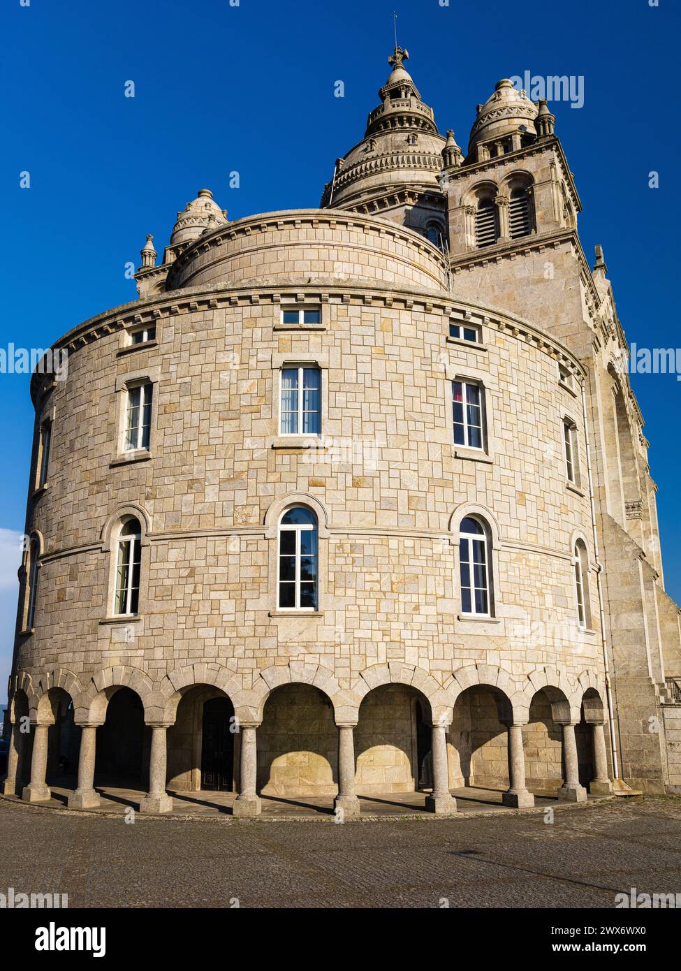 Blick auf das Heiligtum Santa Luzia von der Rückseite. Viana do Castelo, Portugal. Stockfoto