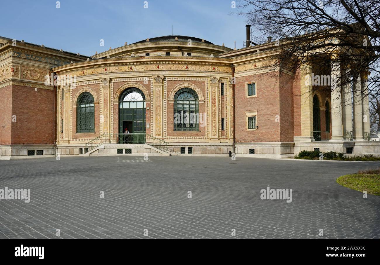 Die Halle der Kunst am Rande des Heldenplatzes. Stockfoto