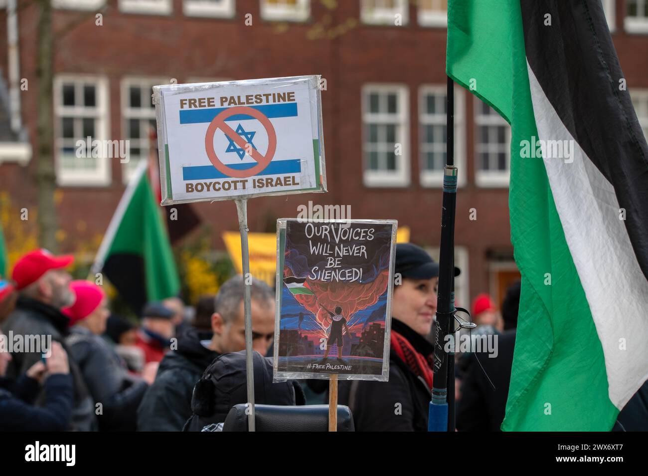 Kostenlose Palästinensische Plakatwand Beim Internationalen Tag Gegen Rassismus Und Diskriminierung Vom 21. März In Amsterdam, Niederlande 23-3-2024 Stockfoto