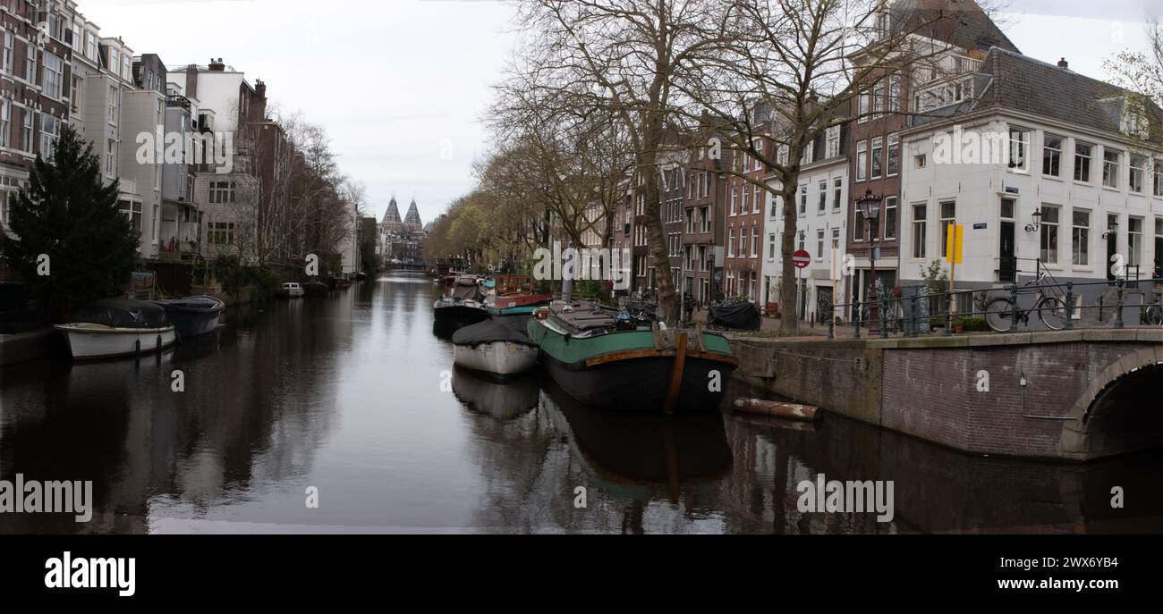 Blick Auf Den Lijnsbaangracht-Kanal Bei Amsterdam, Niederlande 26-3-2024 Stockfoto