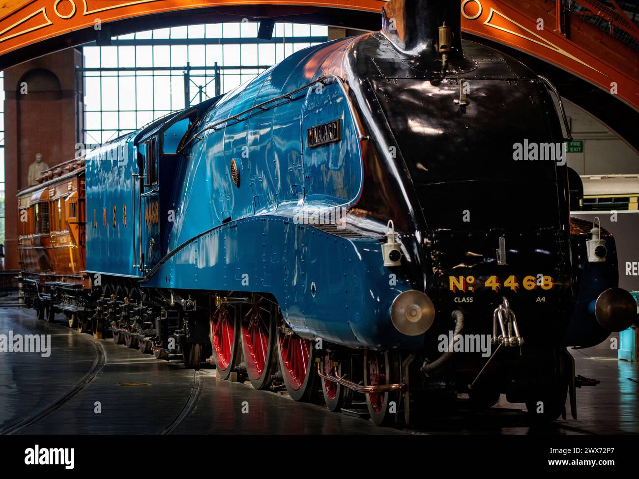 National Railway Museum, York. März 2024 LNER Class A4 4468 Mallard ist eine 4-6-2-Dampflokomotive, die 1938 für den Einsatz auf der London gebaut wurde Stockfoto