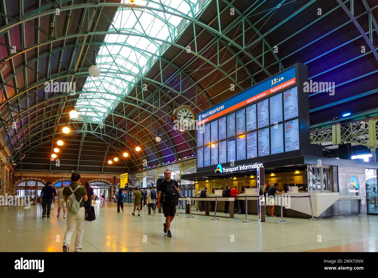 Der Central Railway Station, der sich an der Eddy Avenue in Sydney, New South Wales, Australien befindet, ist ein denkmalgeschützter Bahnhof. Es dient als der größte Stockfoto