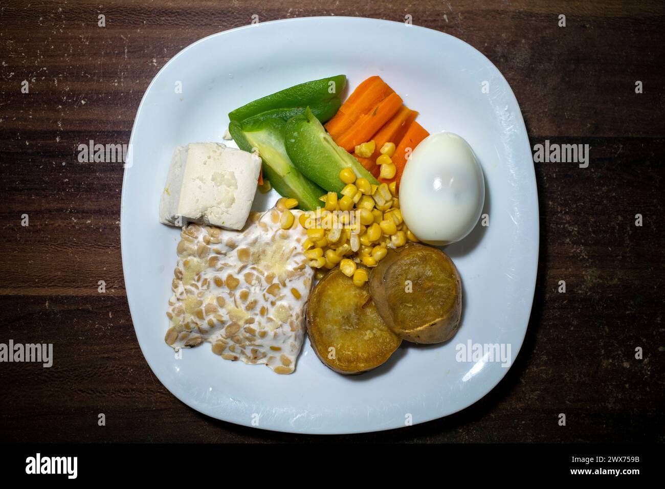 Ausgewogene Ernährung, gesunde Diabetesmahlkonzepte. Gesunde Lebensweise kalorienarme Lebensmittel und kohlenhydratarme Ernährung. Stockfoto