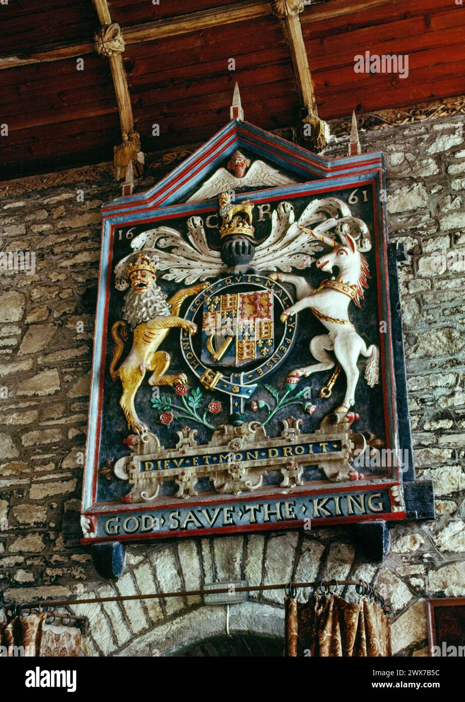 St James’ Church, St Kew, Wadebridge, Cornwall. Das königliche Wappen von König Karl II. Wurde hier 1661 an seiner Inthronisierung platziert. Stockfoto