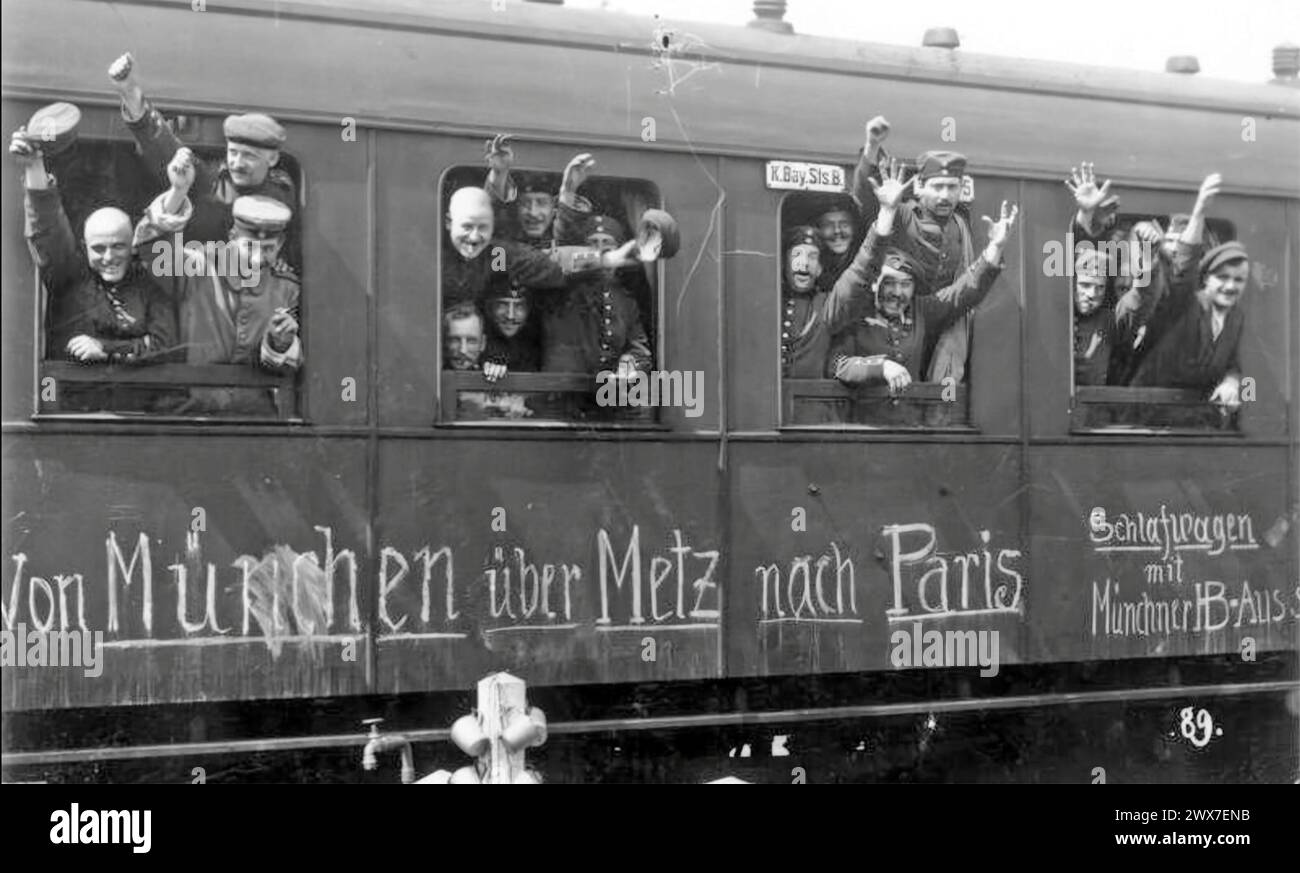 DEUTSCHE MOBILISIERUNG 1914 Eisenbahnwaggons Graffiti von Metz nach Paris. Stockfoto