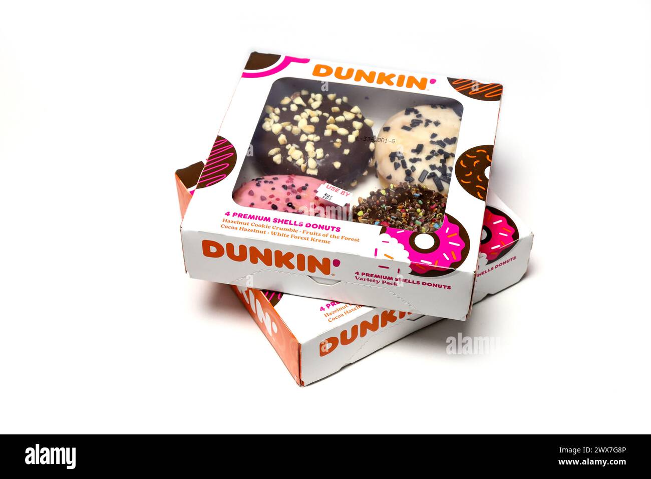 Dunkin' Donuts, eine Schachtel Donuts, isoliert auf weißem Atelierhintergrund. Stockfoto