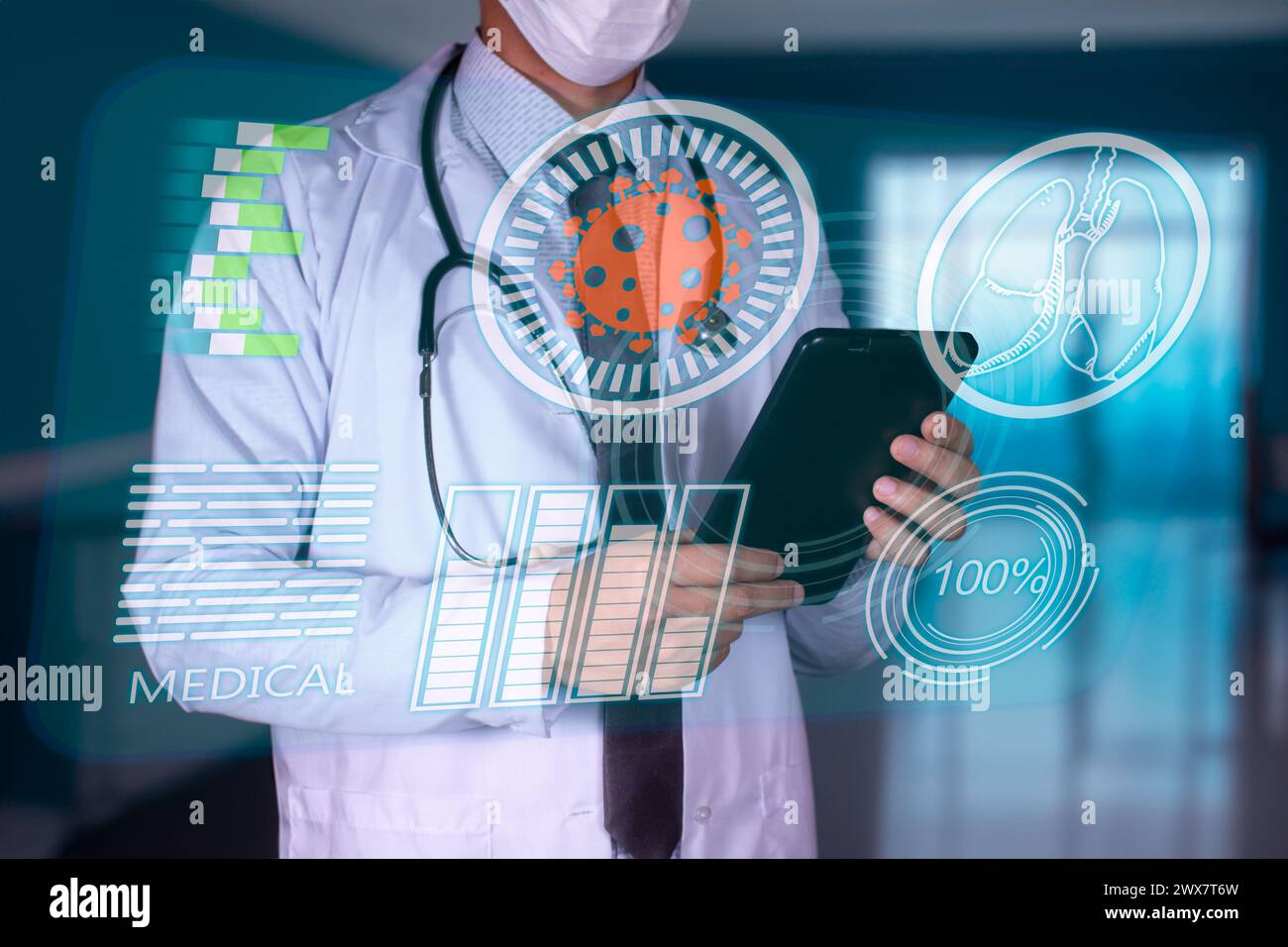 Konzept: Gesundheit und Medizin, Arzt mit Mundstück hält eine Tablette und diagnostiziert virtuelle menschliche Lungen mit möglichen Infektionen wie Grippe oder Influenz Stockfoto