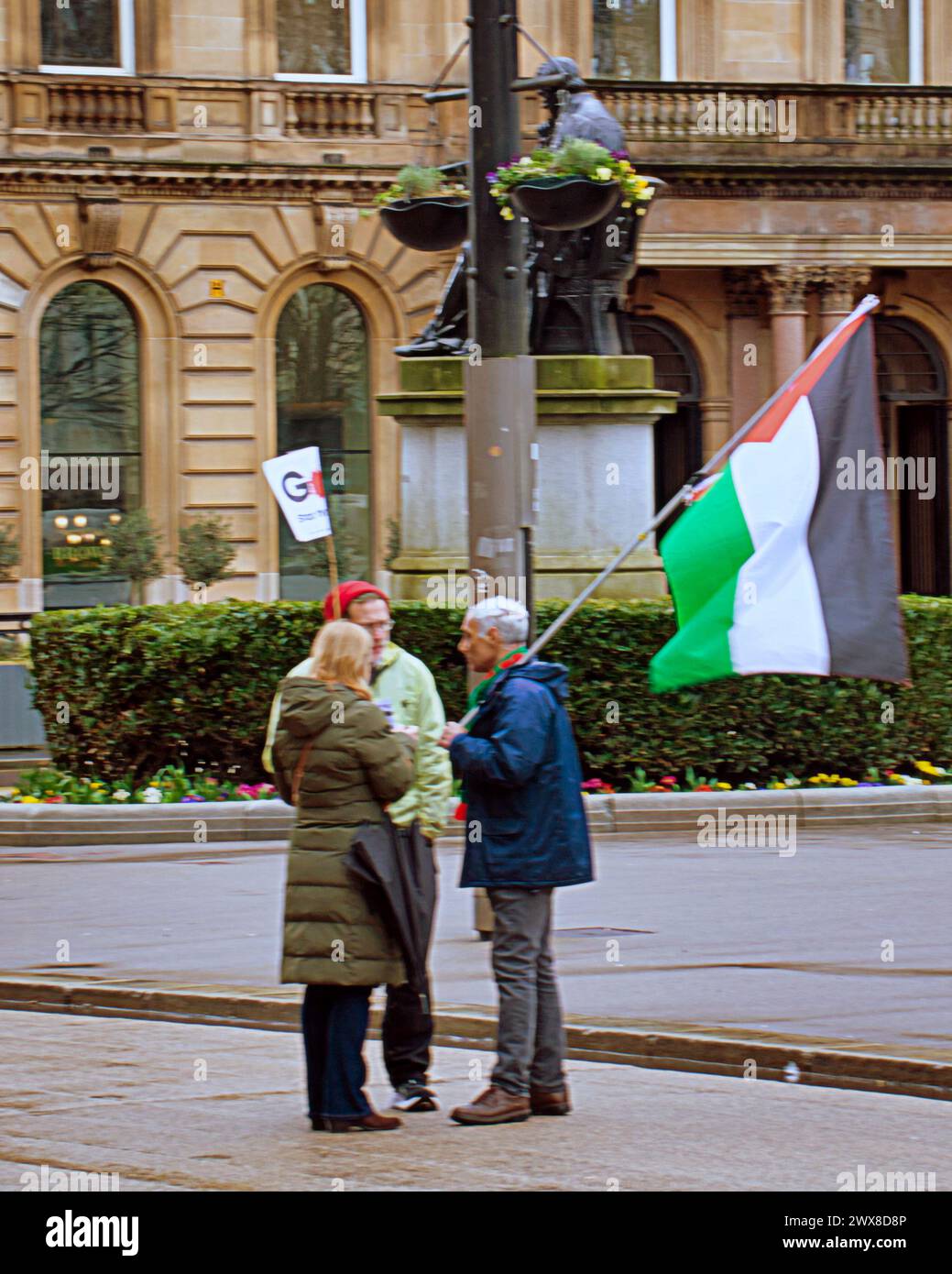 Glasgow, Schottland, Großbritannien. 28. März 2024: Palästinensische Proteste vor den Bürgerkammern gegen Stadträte, die in den Kammern wohnhaft waren. Credit Gerard Ferry /Alamy Live News Stockfoto