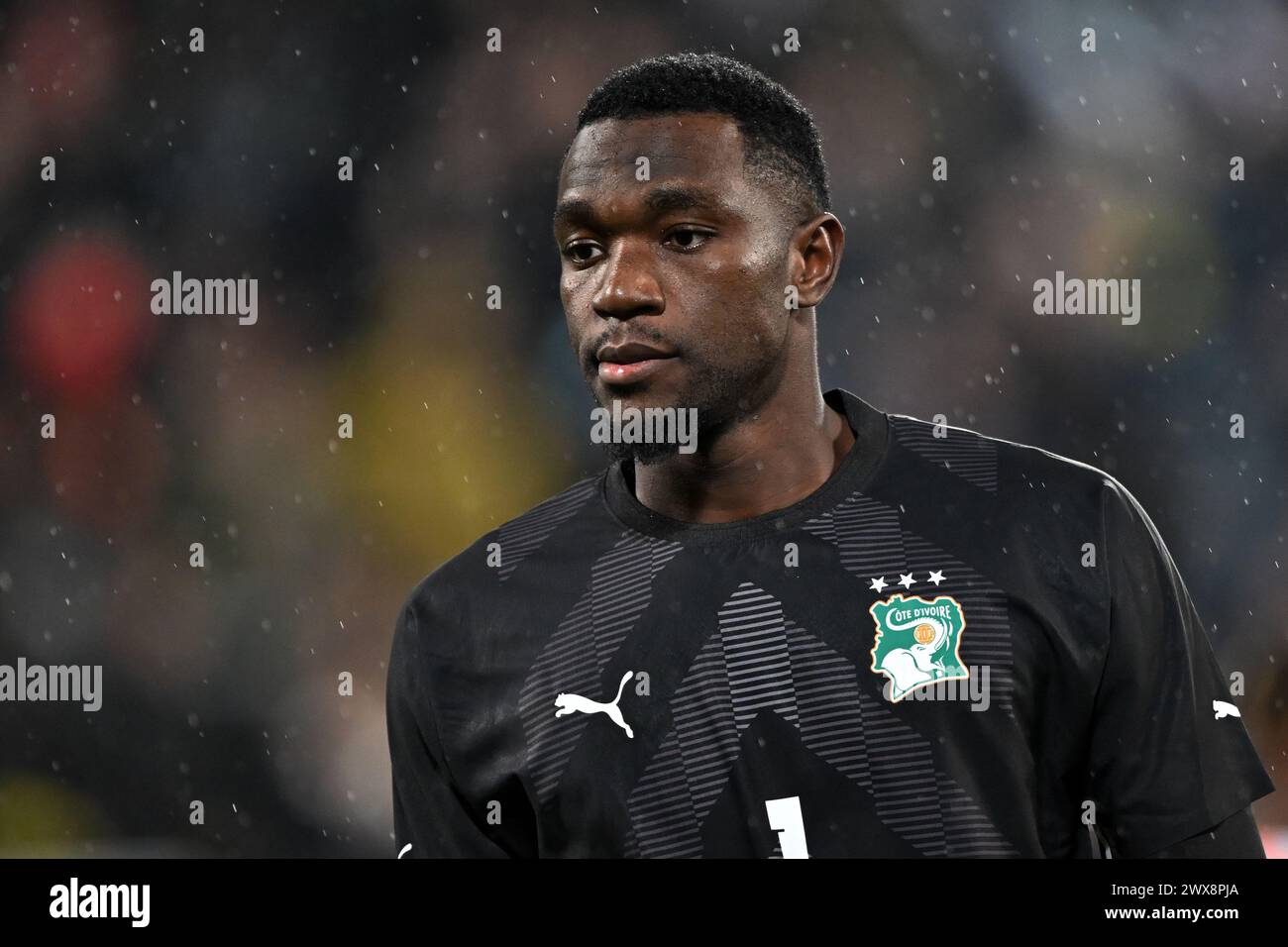 LINSE - Torhüterin Yahia Fofana während des Freundschaftsspiels zwischen der Elfenbeinküste und Uruguay am 26. März 2024 im Stade Bollaert Delelis in Lens, Frankreich. ANP | Hollandse Hoogte | GERRIT VAN COLOGNE Stockfoto