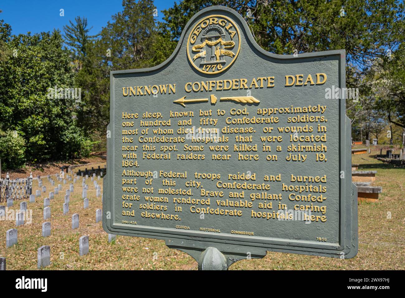 Historische Markierung für die unbekannten Toten der Konföderierten, die auf dem Stone Mountain Cemetery in Stone Mountain, Georgia, östlich von Atlanta, begraben wurden. (USA) Stockfoto