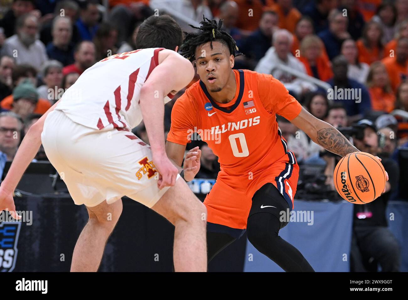 TD-Garten. März 2024. Boston, Mass: Illinois Fighting Illini Guard Terrence Shannon Jr. (0) treibt den Ball während der ersten Halbzeit beim Sweet gegen die Iowa State Cyclones 16 Runde des NCAA March Madness Turniers in TD Garden. Obligatorisches Credit Eric Canha/CSM/Alamy Live News Stockfoto