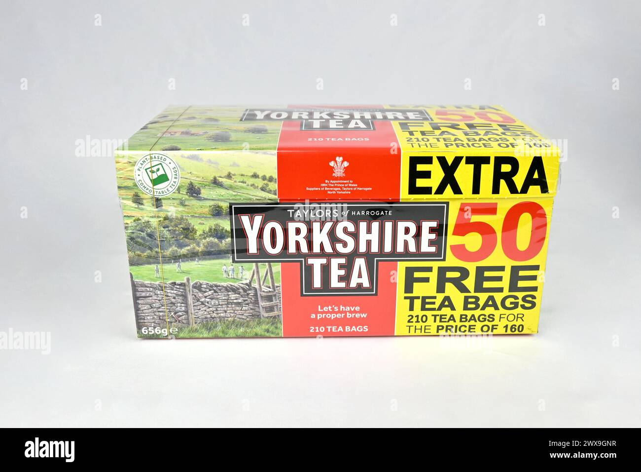 Taylors of Harrogate Yorkshire Teebox mit 210, 160 + 50 kostenlose Teebeutel - Wales, Großbritannien - 23. März 2024 Stockfoto