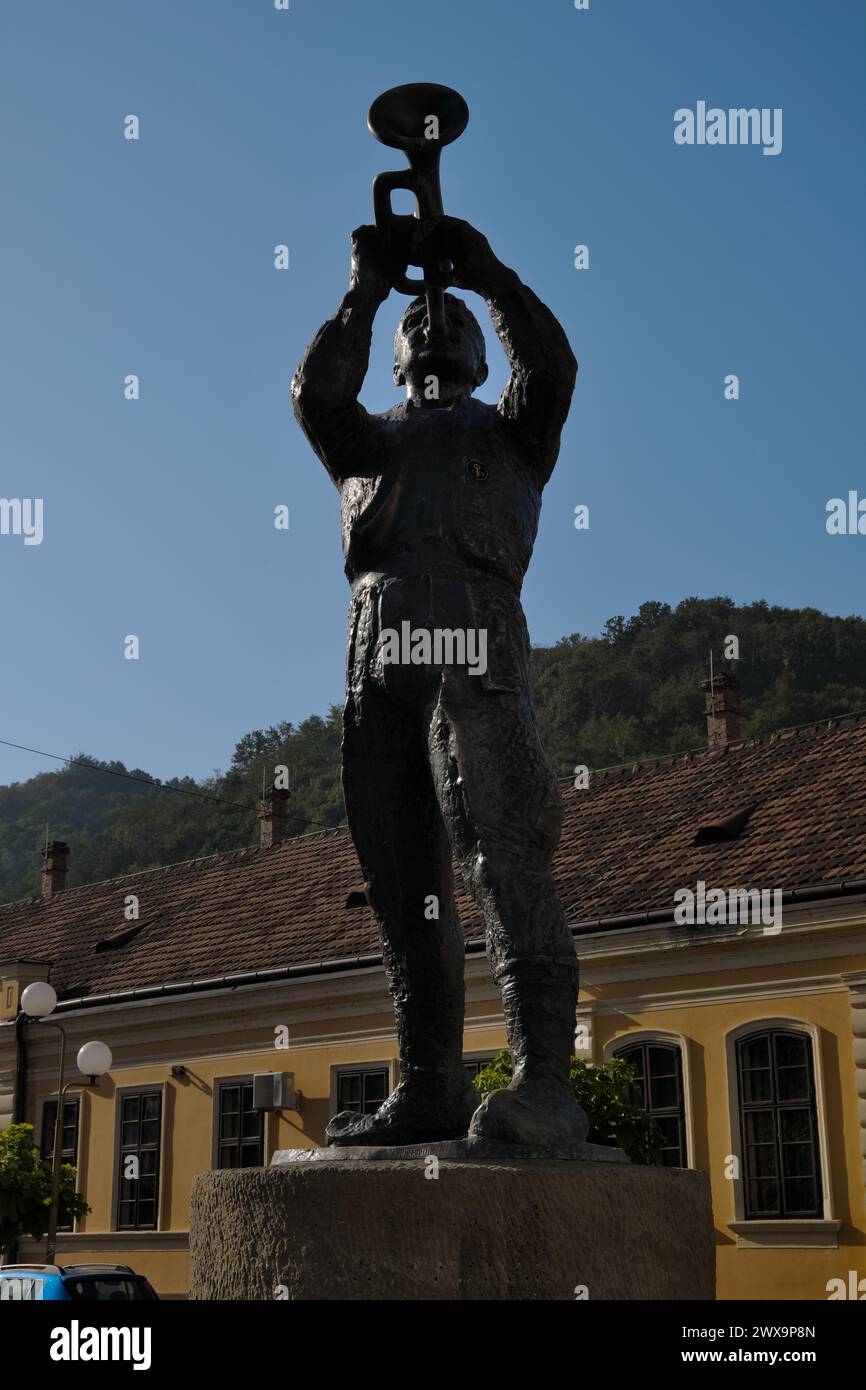 Statue Trompeter Desimir Perišic erster Gewinner des Trompetenfestivals Guca in Serbien Stockfoto