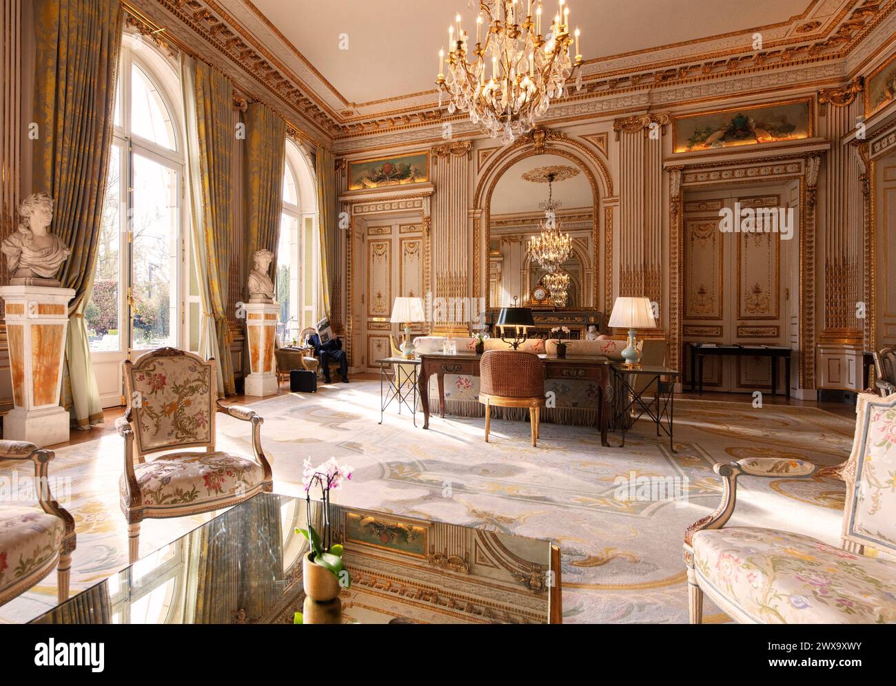 Cercle de L’Union Interallié; ein privater Mitgliederclub in der Rue du Faubourg Saint-Honoré, Paris, der den Hauptsaal zeigt Stockfoto