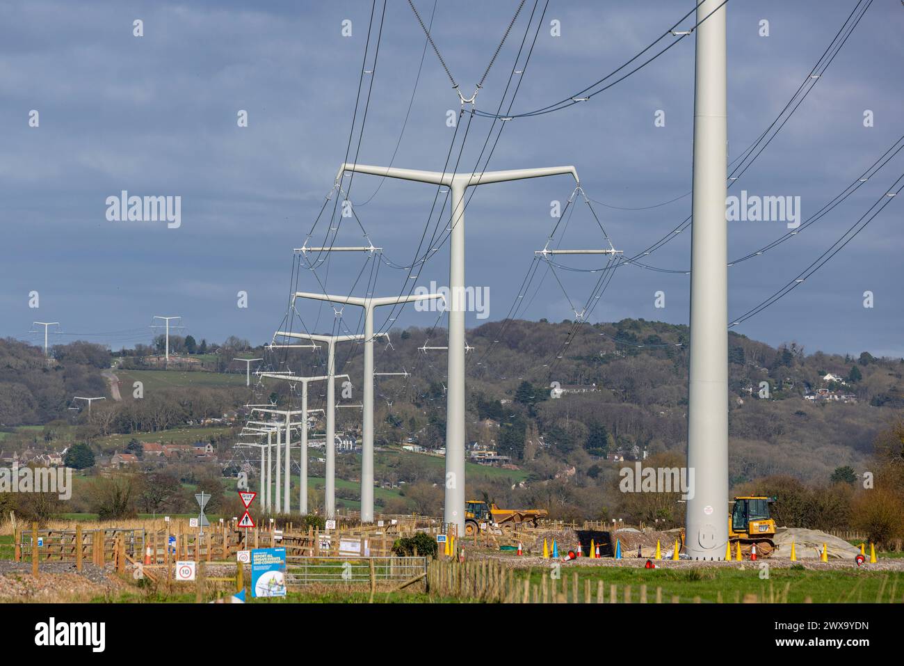 Die neue Konstruktion der Übertragungstürme. Stockfoto