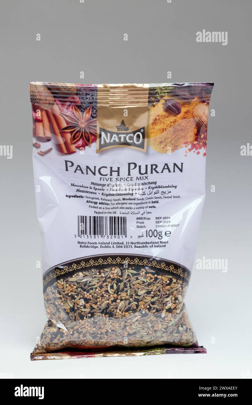 100 g Beutel Natco Panch Puran Five Gewürzmischung Stockfoto