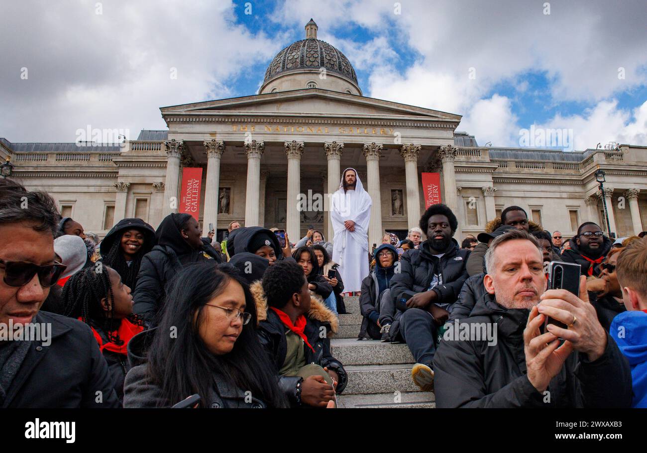 London, Großbritannien. März 2024. Die Passion Jesu wird von den Wintershall-Spielern ausgeführt. Sie spielen die Geschichte Jesu, der Kreuzigung und der Auferstehung aus. Es gibt eine Besetzung von über 100 Menschen und einen Esel, Pferde und Tauben. Quelle: Karl Black/Alamy Live News Stockfoto