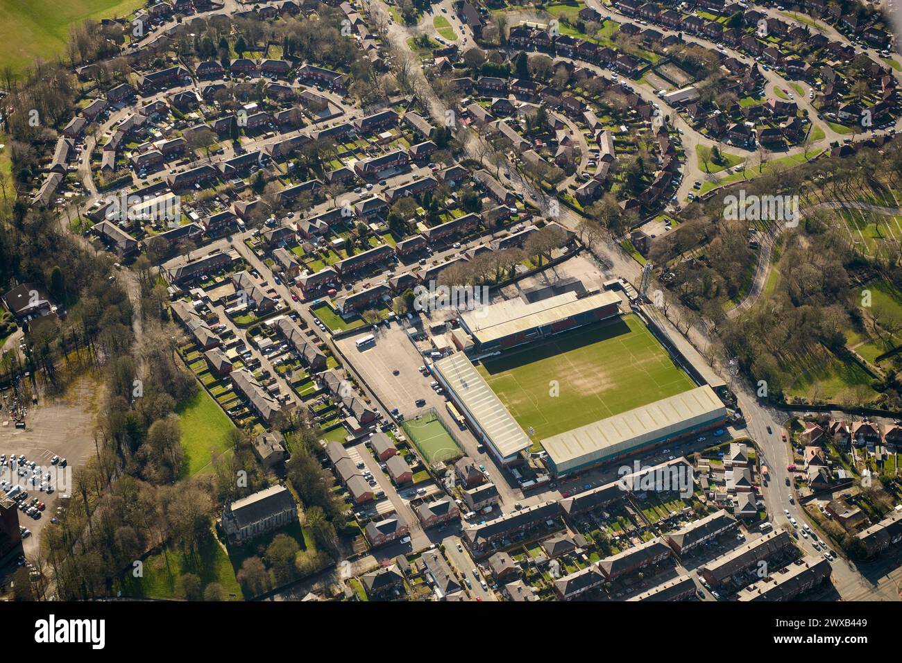 Eine Luftaufnahme des Fußballplatzes Rochdale AFC, Greater Manchester, Nordengland, Großbritannien Stockfoto
