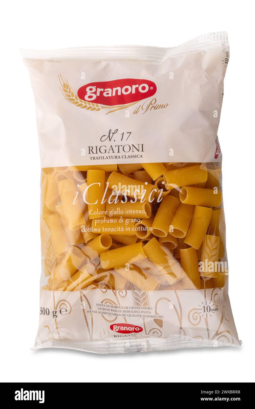 Italien - 29. März 2024: Granoro Macaroni Rigatoni Nudeln in isolierter ...