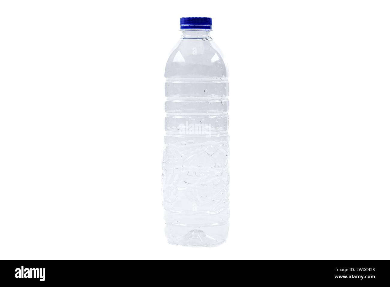 Wasserflasche aus Kunststoff isoliert auf weißem Hintergrund Stockfoto