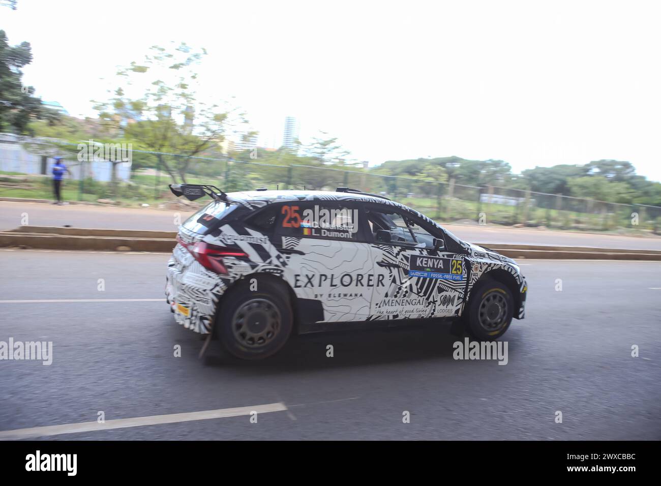 Rallyefahrzeug Nr. 25, gefahren von Munster Charles aus Luxemburg und Dumont Loic Deutschland auf dem Uhuru Highway nach Kasarani für einen Shakedown nach der offiziellen Flaggen-Zeremonie der Rallye-Weltmeisterschaft 2024 (WRC) Safari Rallye im Kenyatta International Convention Center. Seine Exzellenz, der Präsident von Kenia, William Ruto, startete offiziell den WRC Safari Rallye Competition 2024 im Kenyatta International Conventional Centre (KICC) in Nairobi. Dies ist die 71. Ausgabe der Safari Rallye in Kenia, Nairobi, der Hauptstadt. Die Veranstaltung ist die dritte Runde der diesjährigen FIA Stockfoto