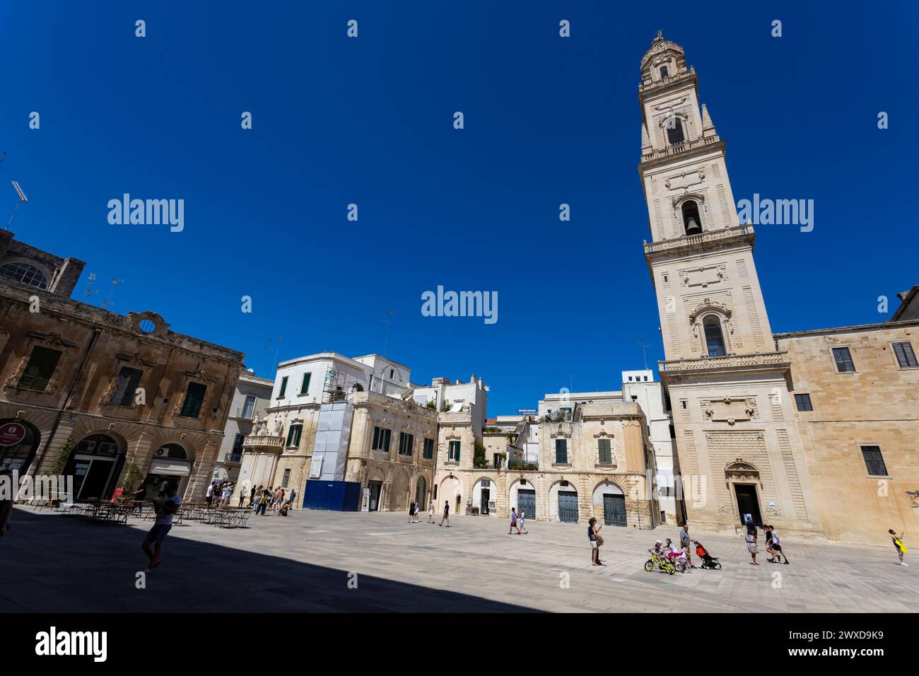 LECCE, ITALIEN, 12. JULI 2022 - die Kathedrale Santa Maria Assunta in Lecce, Apulien, Italien Stockfoto