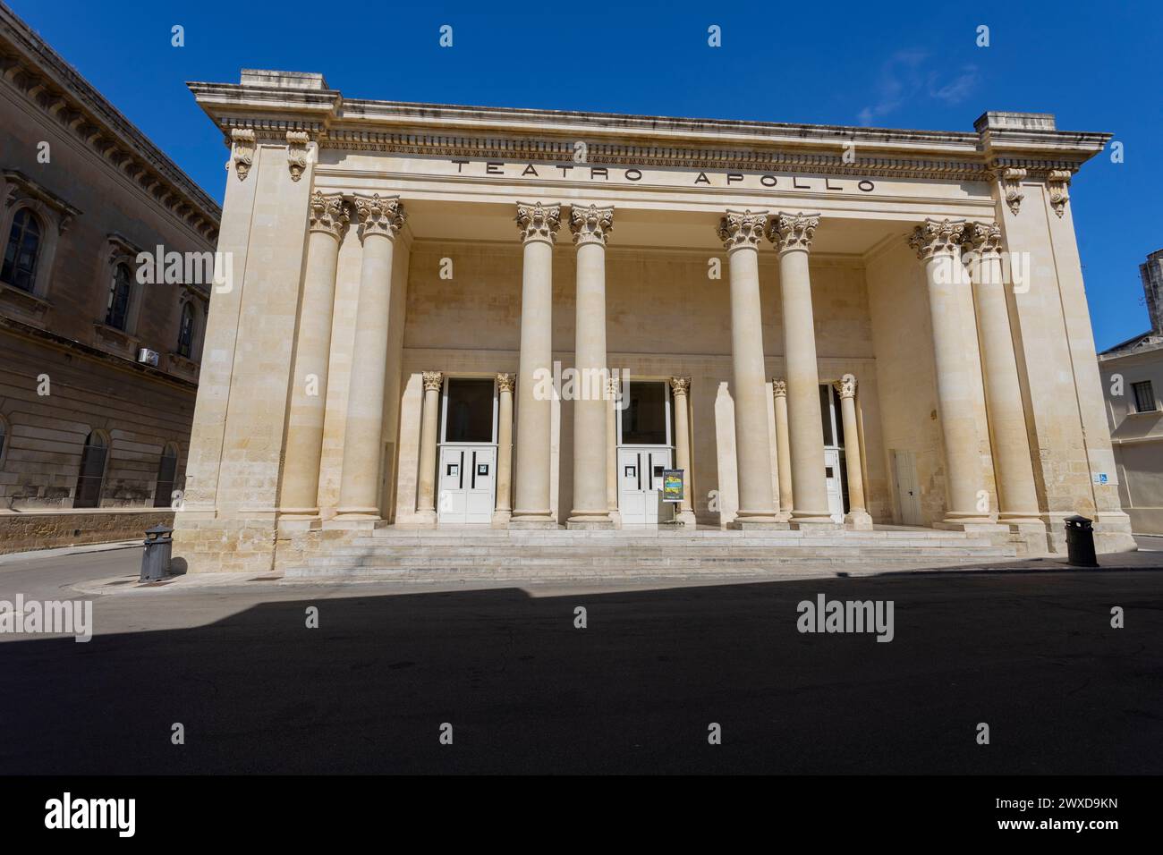 LECCE, ITALIEN, 12. JULI 2022 - Apollo Theater im Zentrum von Lecce, Apulien, Italien Stockfoto