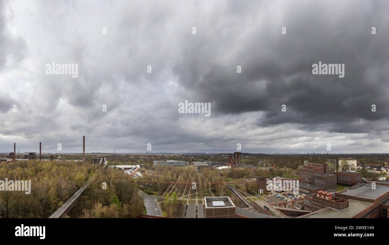 Panoramablick aus der Vogelperspektive, Blick von oben auf Zeche Zollverein, Zeche Zollverein, UNESCO-Weltkulturerbe, Ruhrgebiet, Deutschland Stockfoto