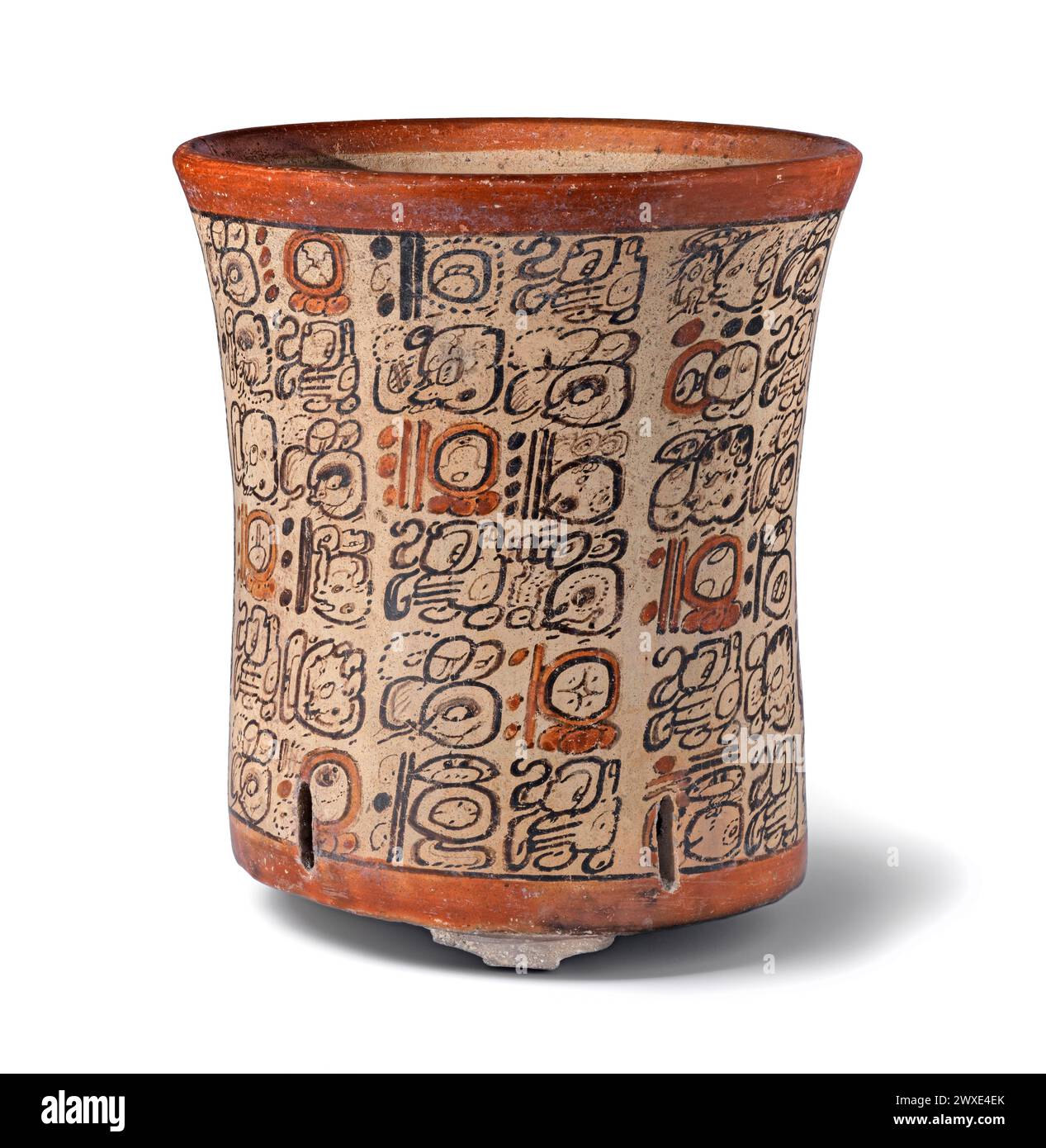 Dynastic Vase. Mexiko oder Guatemala, Süd-Campeche oder Nord-Peten Region, Mirador Basin, Maya, 650-800 n. Chr. Keramik. Rutschlackierte Keramik. Gefäß mit sehr esoterischen Szenen, die die grundlegenden Konzepte des religiösen Glaubens und der Praxis der Maya und die besondere Rolle der Könige als Teilnehmer im übernatürlichen Reich beschreiben. Elegant bemalte Keramikgefäße bildeten die wichtigste Form des künstlerischen Ausdrucks während der späten Klassik (550-850 n. Chr.) der antiken Maya-Zivilisation, und keines war schöner bemalt als die Codex-Stil. Stockfoto
