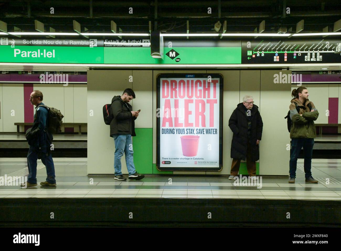 Plakat, Warnung, Trockenheit Dürre Alarm, U-Bahnhof, Barcelona, Katalonien, Spanien Stockfoto