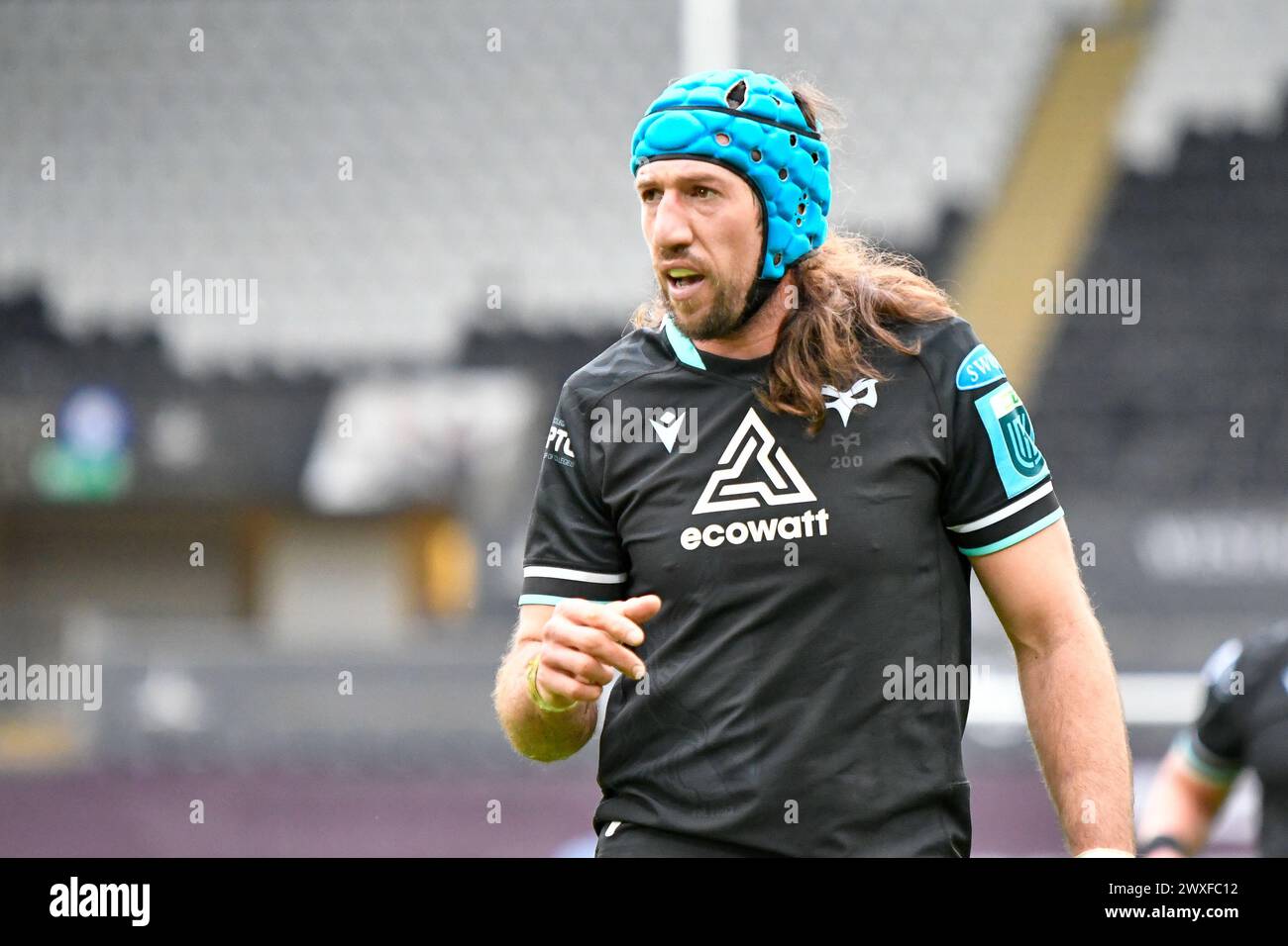 Swansea, Wales. 30. März 2024. Justin Tipuric von Ospreys während des 13. Runde-Spiels der United Rugby Championship (URC) zwischen Ospreys und Emirates Lions im Swansea.com Stadium in Swansea, Wales, Großbritannien am 30. März 2024. Quelle: Duncan Thomas/Majestic Media. Stockfoto