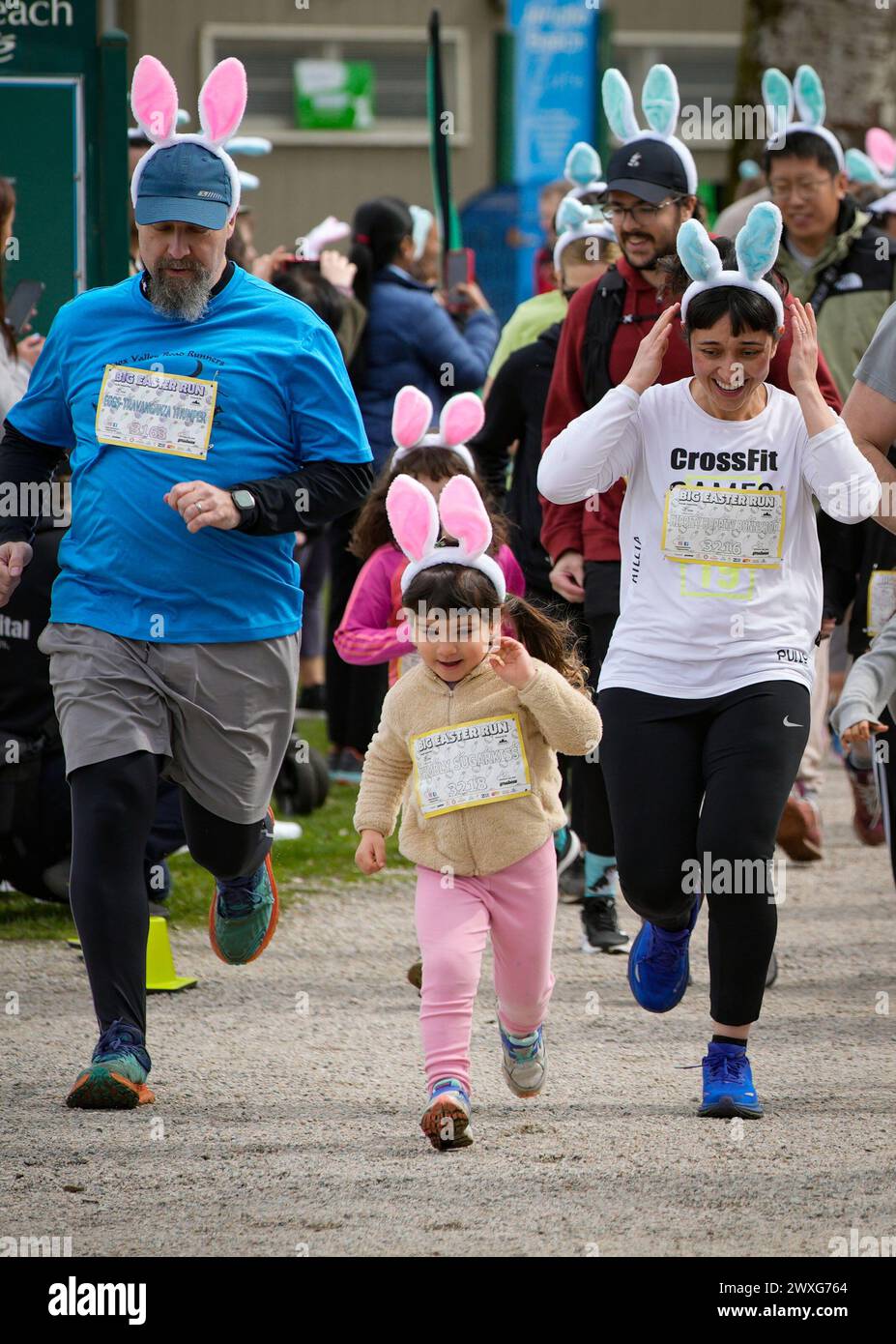 Vancouver, Kanada. 30. März 2024. Die Teilnehmer nehmen am 30. März 2024 am Big Easter Run im Jericho Beach Park in Vancouver, British Columbia, Kanada Teil. Quelle: Liang Sen/Xinhua/Alamy Live News Stockfoto