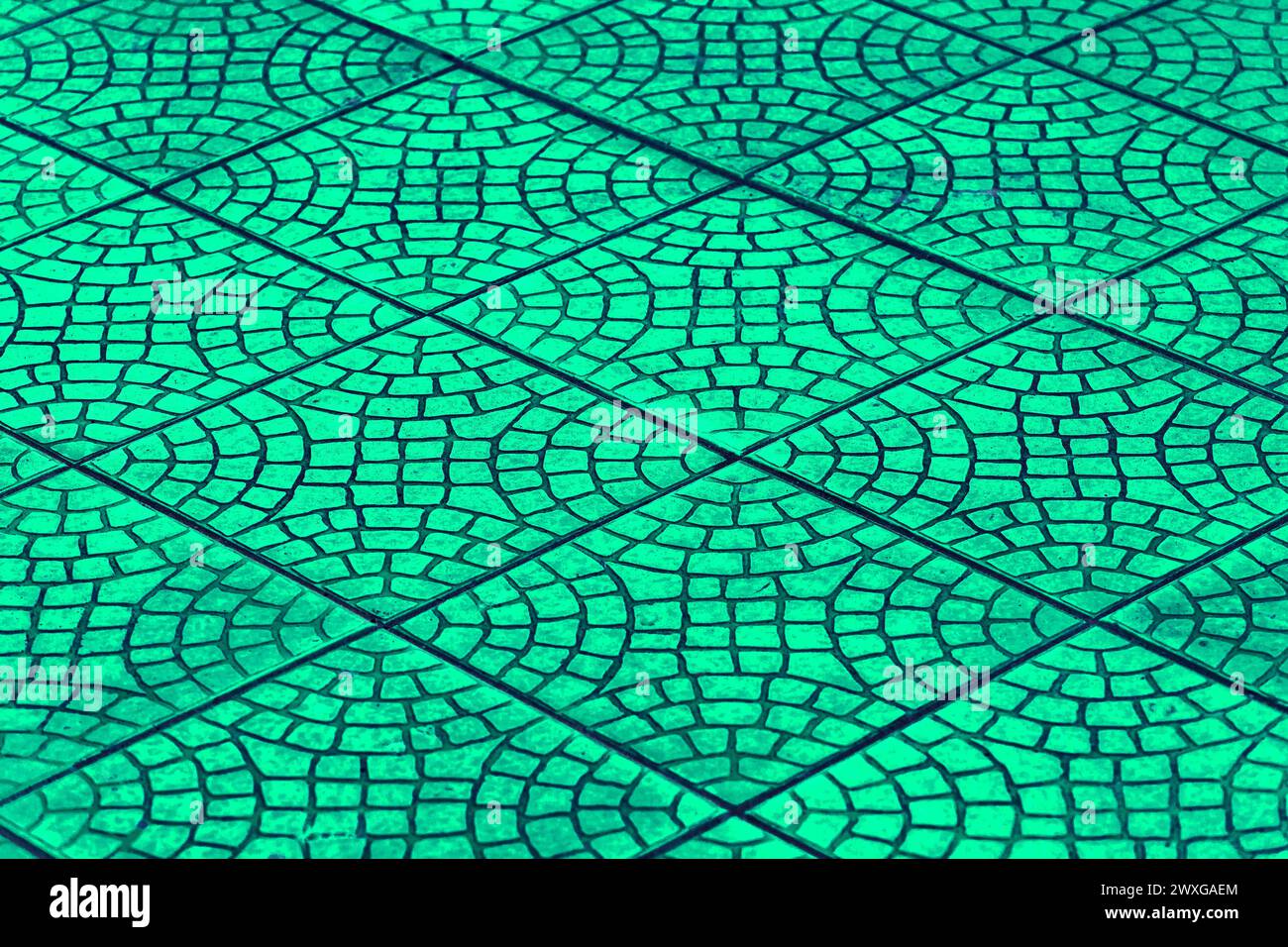 Aquamarin Azure Bodenfliese Abstrakte Steinmuster Mosaikpflaster Stadt Straße Straße Textur Hintergrund. Stockfoto